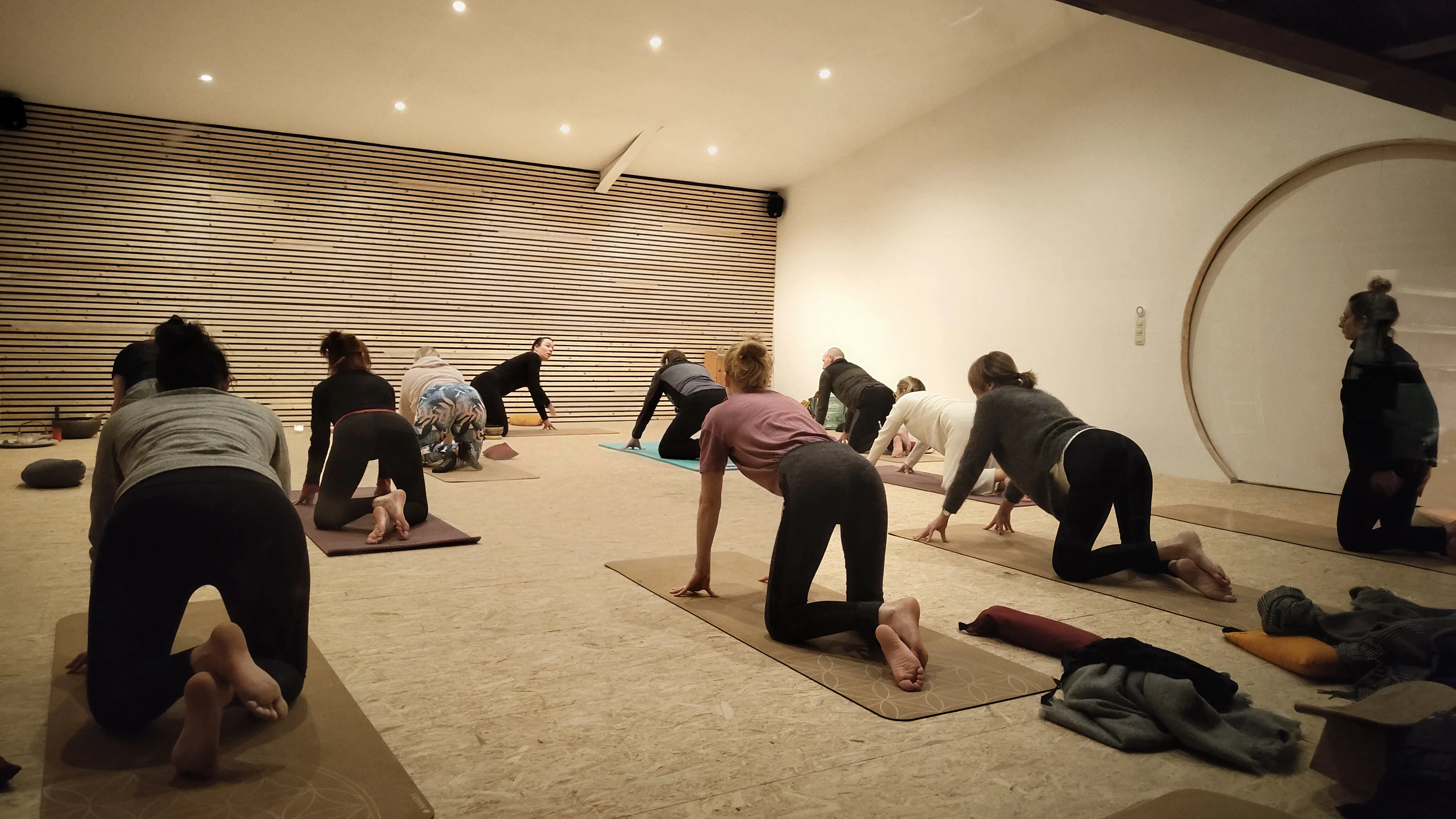 Ambiance Centre Om Shanti 12